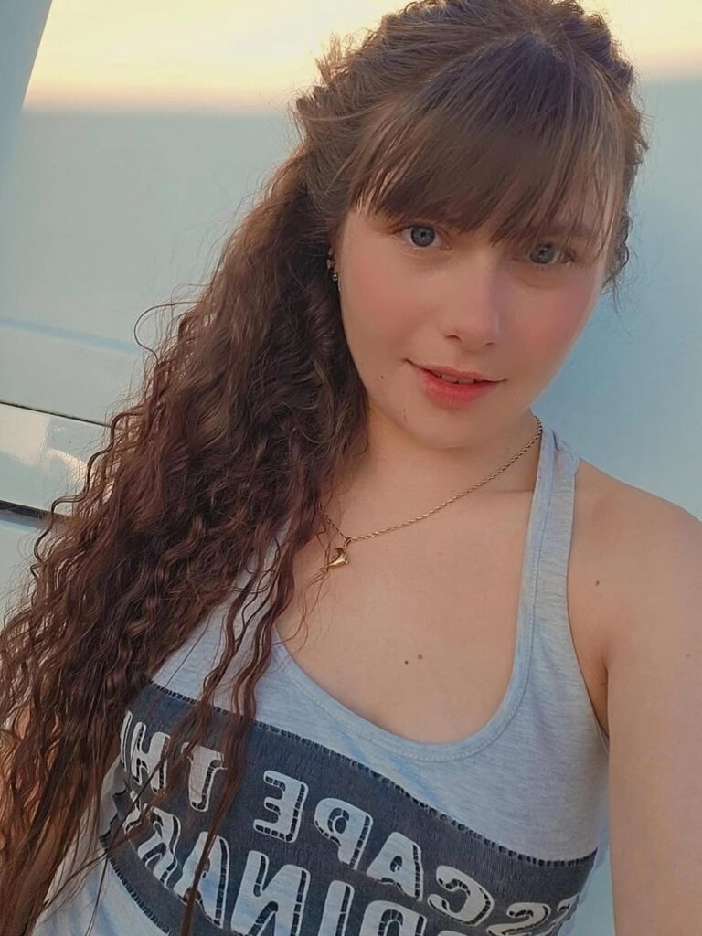 Luna Rival Age, Bio, Career, Net Worth & Life Story 2025