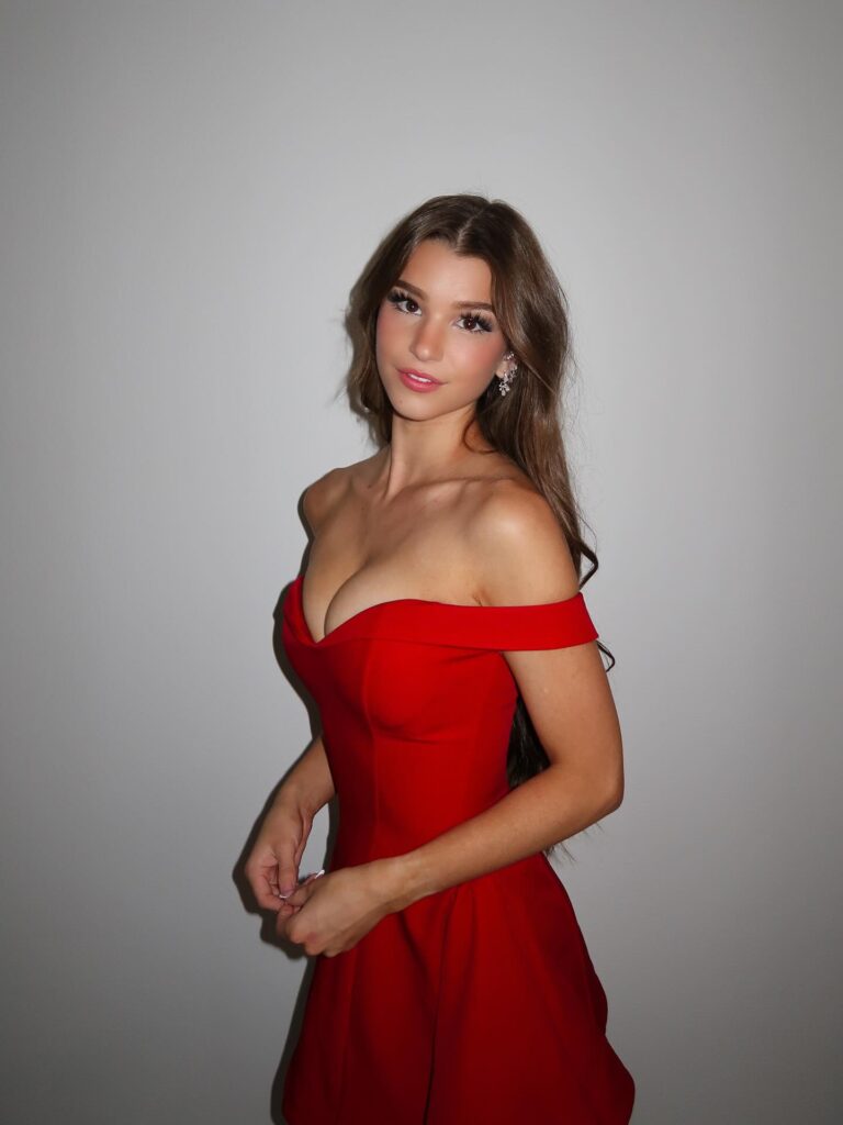 Brooke Monk: Biography, Age, Net Worth & Rise to Fame 2025